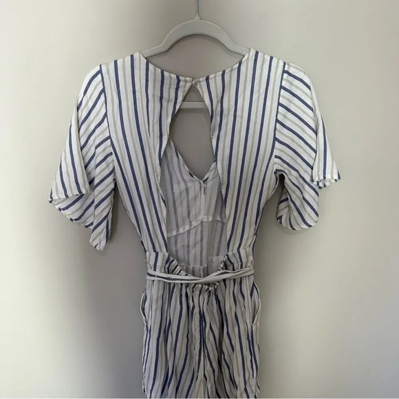 NWT Abercrombie & Fitch V Neck Striped Open Back Romper Small Tall - Picture 5 of 7